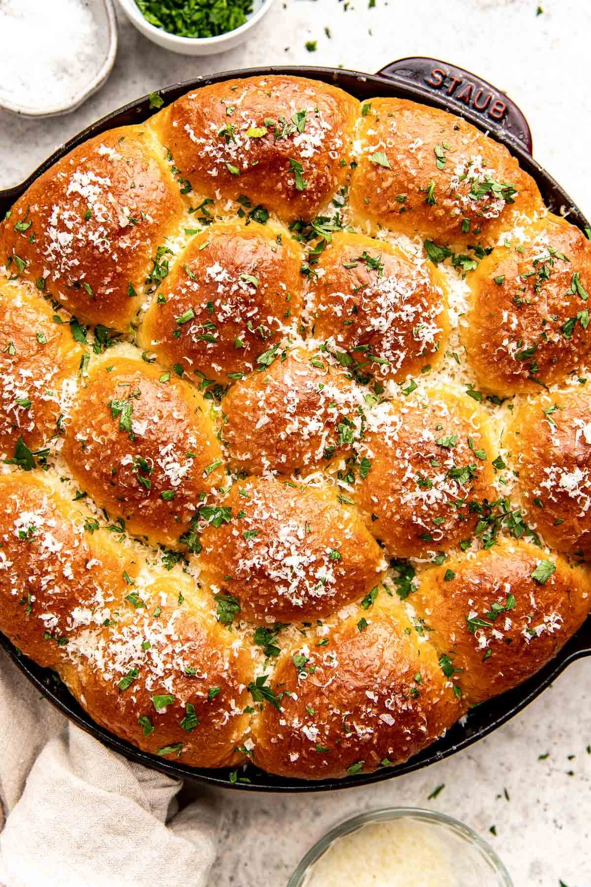 Buttery Parmesan Pull-Apart Rolls