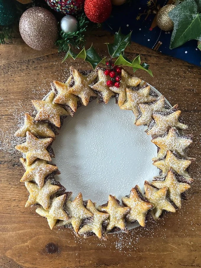 Nutella Puff Pastry Starry Wreath