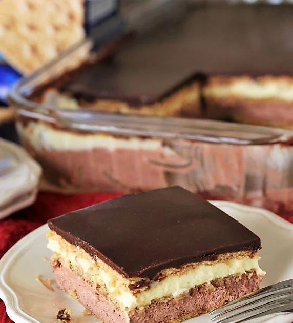 Vanilla Chocolate No-Bake Eclair Dessert
